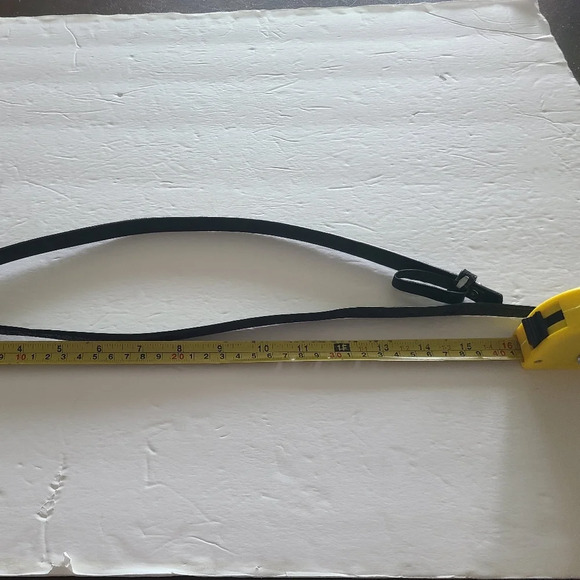 Tommy Hilfiger Women's TH Horsebit statement buckle skinny fashion leather belt - Picture 5 of 6